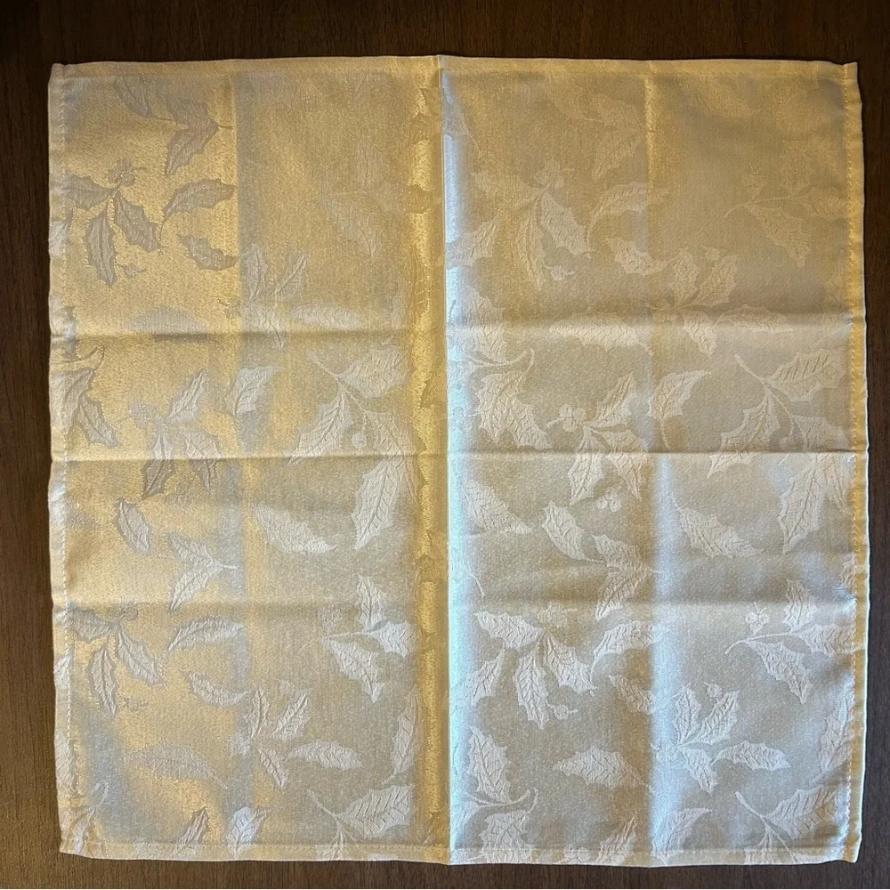 Lot Of 6 Lenox Christmas Holly Damask Ivory Christmas Napkins 18.5”x 18.5” NWT